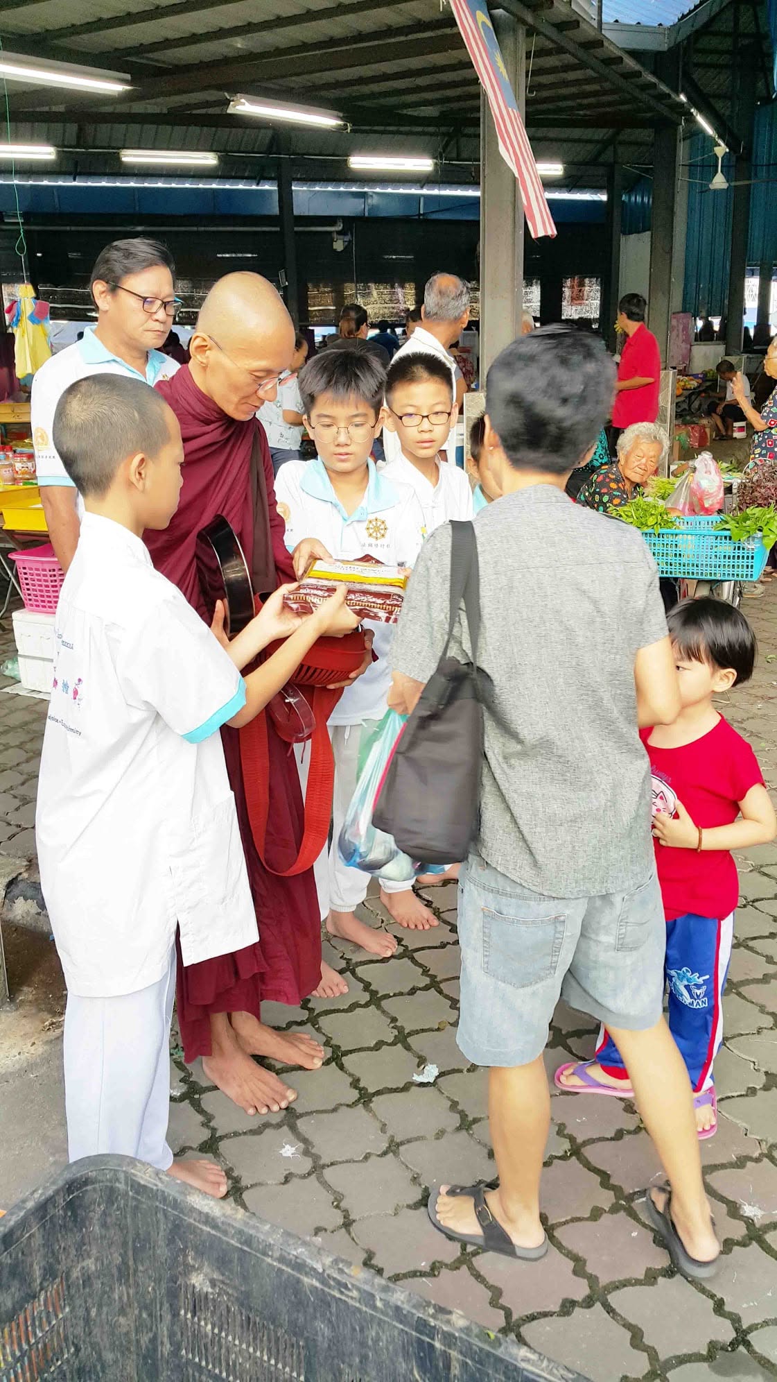 2020 Perak · Parik Buntar — Young Volunteers Serve the Saṅgha in Alms-round & Dhamma Propagation - Image 4