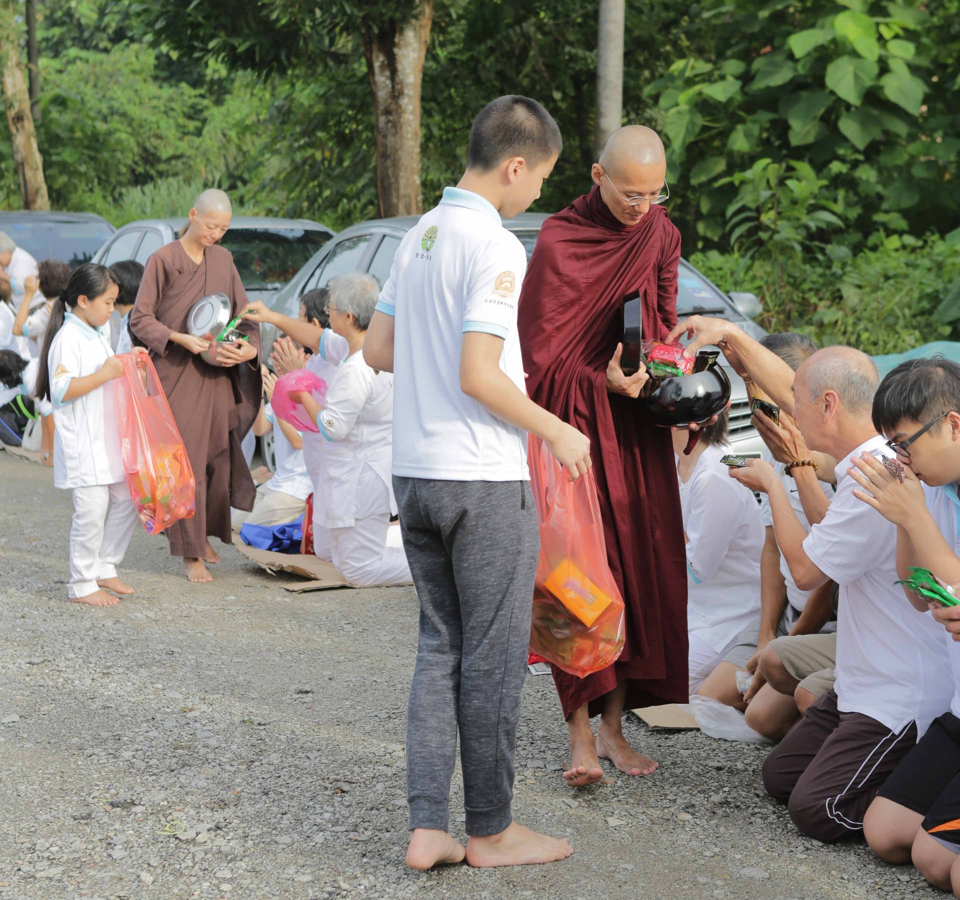 2018 Vesākha Pūjā Day & Eve Retreat - Image 13