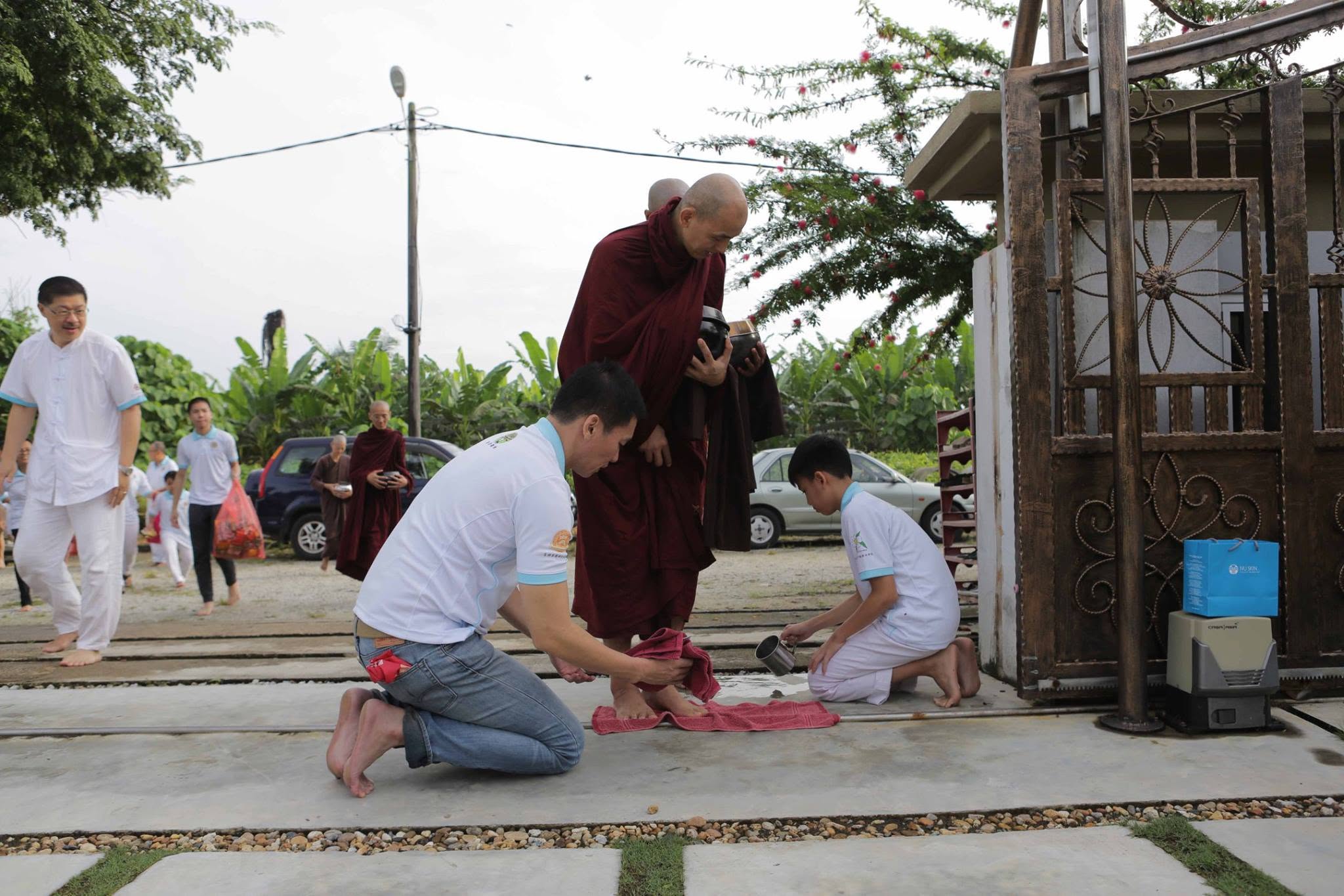 2018 Vesākha Pūjā Day & Eve Retreat - Image 14