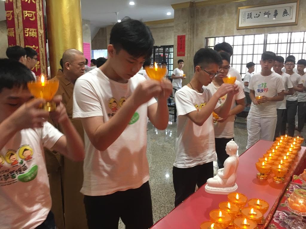 2019 Selangor · Happy Garden — Young Volunteers Serve the Saṅgha in Alms-round & Dhamma Propagation - Image 14