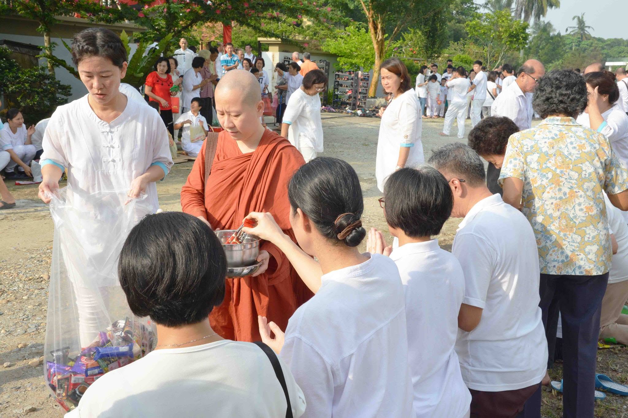 2018 Kaṭhina Robe Offering & Ten Meritorious Deeds Practice - Image 12
