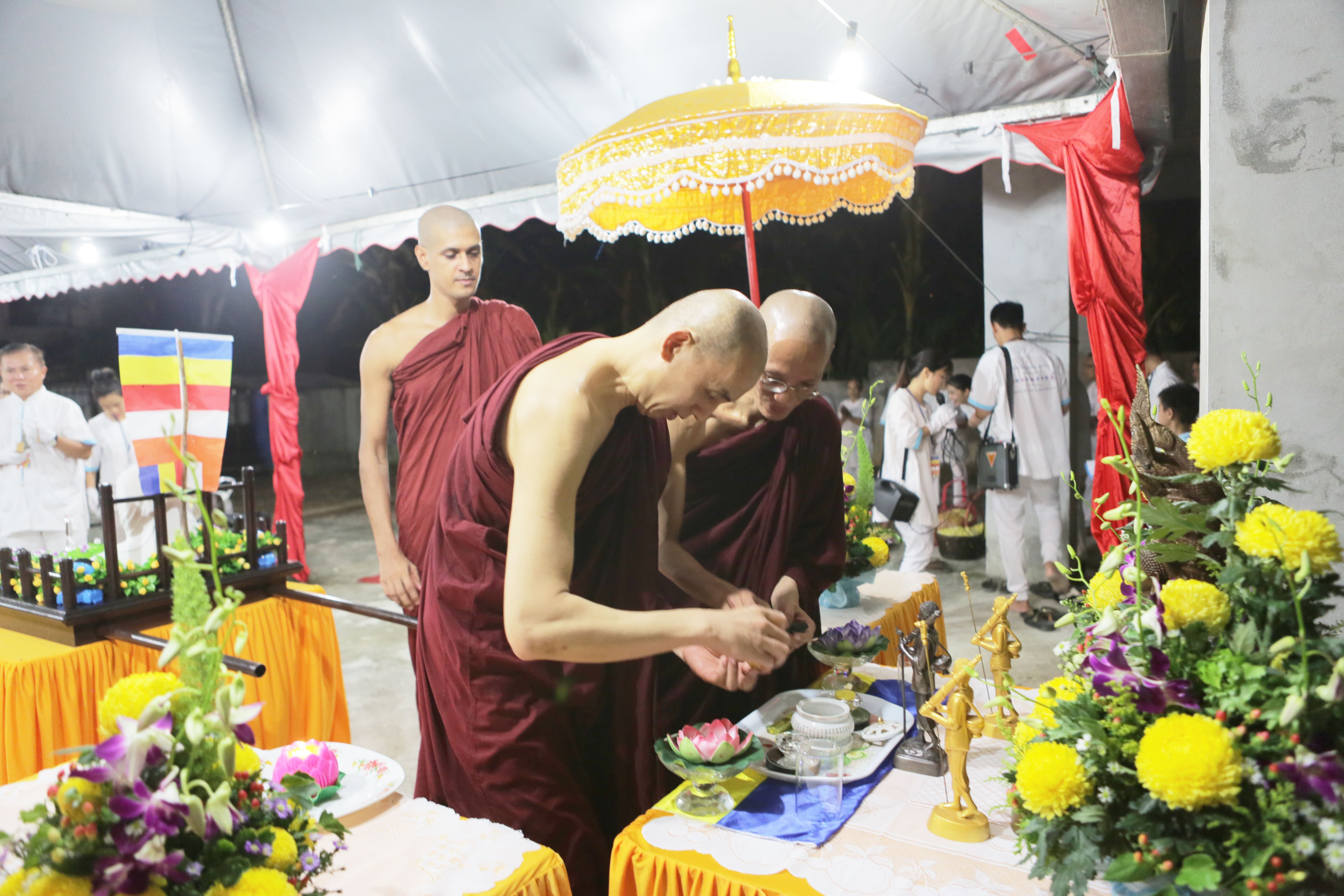 2018 Vesākha Pūjā Day & Eve Retreat - Image 42
