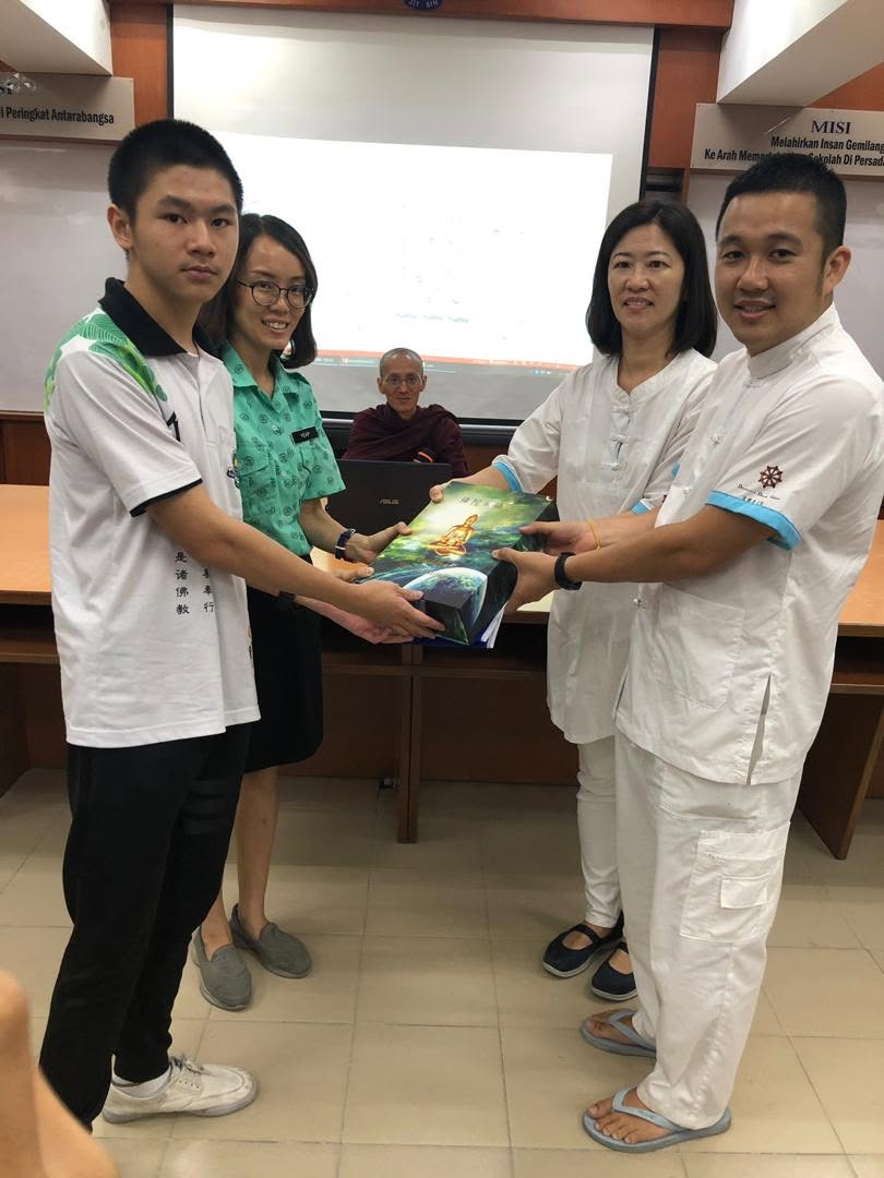 2019 SMJK JIT SIN Secondary School Buddhist Society Learning Dhamma - Image 6