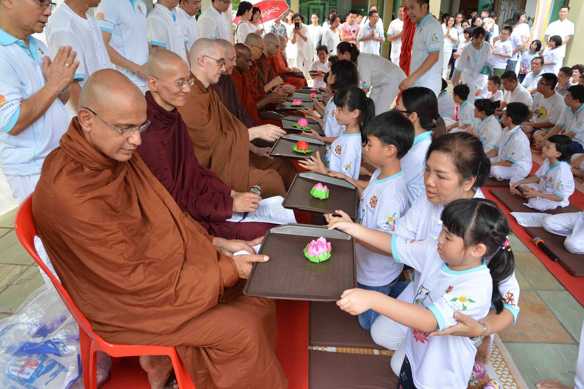 2019 Kaṭhina Celebration: Paper Lotus & Candle Crafting by Children & Youth Dhamma Class - Image 20