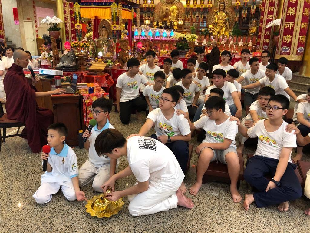 2019 Selangor · Happy Garden — Young Volunteers Serve the Saṅgha in Alms-round & Dhamma Propagation - Image 18
