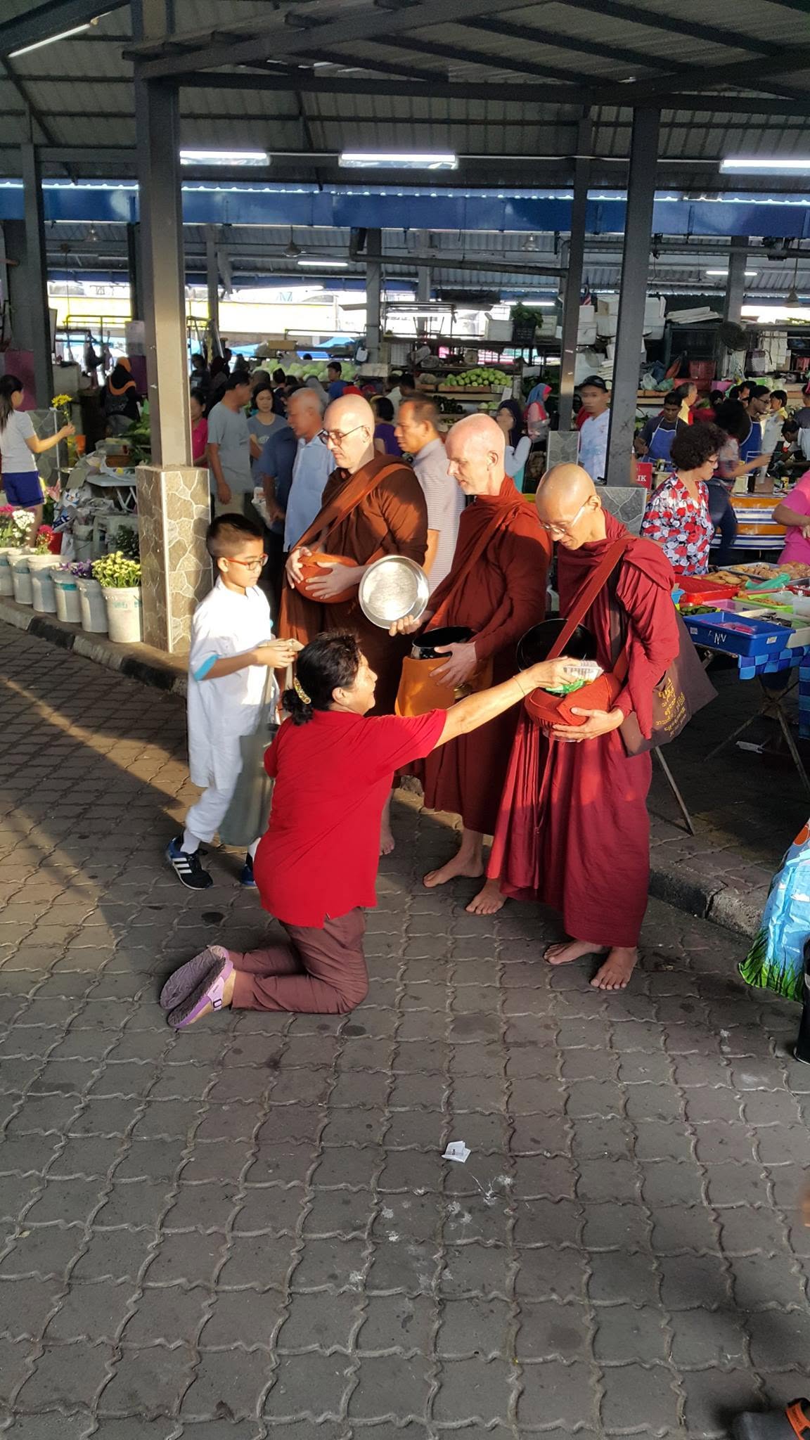 2020 Perak · Parik Buntar — Young Volunteers Serve the Saṅgha in Alms-round & Dhamma Propagation - Image 7