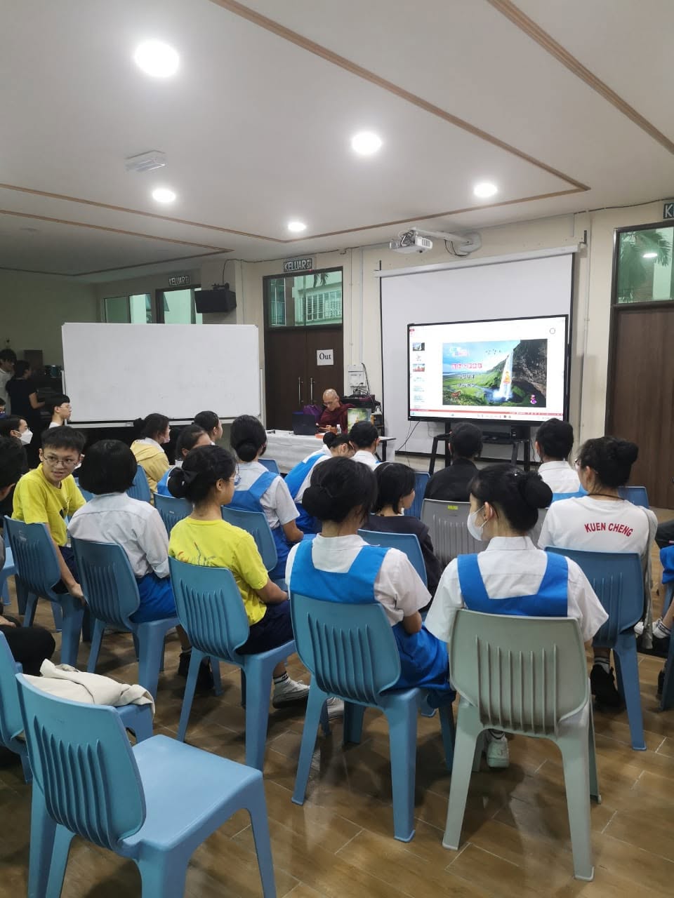 2025 Kuala Lumpur Kuen Cheng High School Buddhist Society Learning Dhamma - Image 2