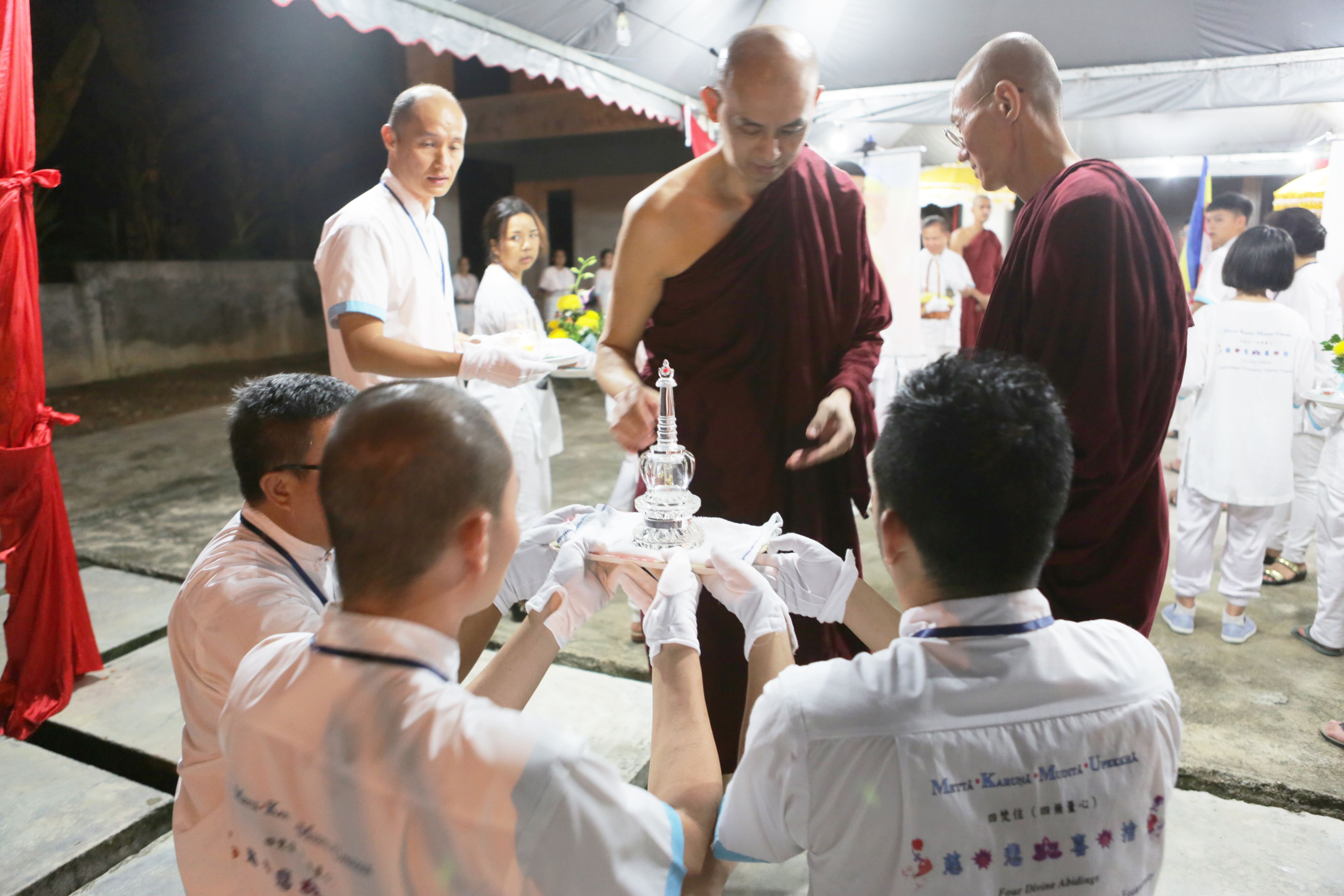 2018 Vesākha Pūjā Day & Eve Retreat - Image 43