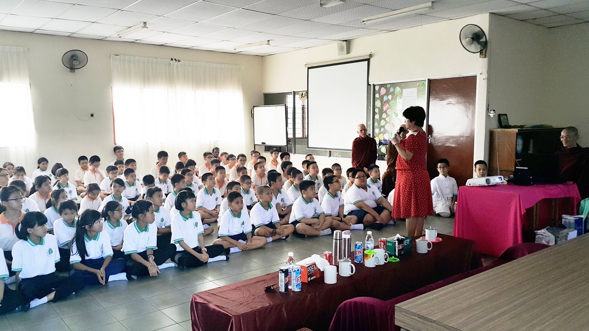 2017 Tai Tong Primary School Buddhist Society Learning Dhamma - Image 2